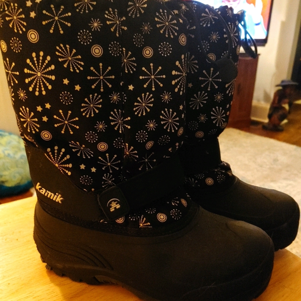 Size 6 ladies snow boots Kalmik